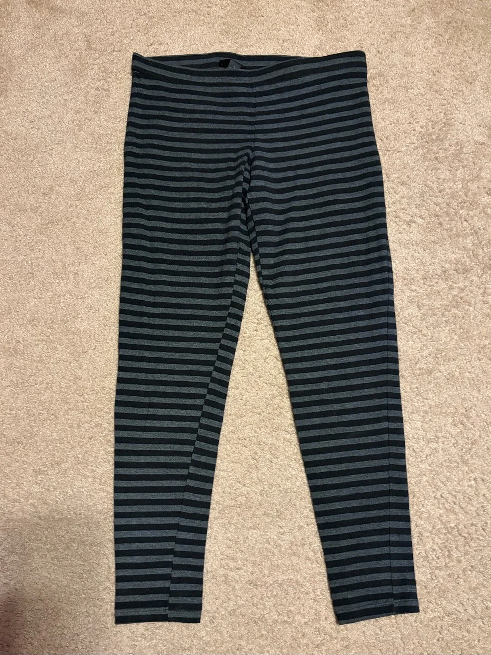 Express Clothing Stripped Cropped Leggings